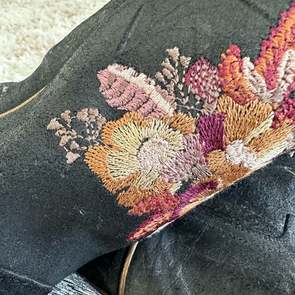 Shyanne Black Floral Cowgirl Boots | Women’s Size 8.5 | Color Black - Picture 3 of 8